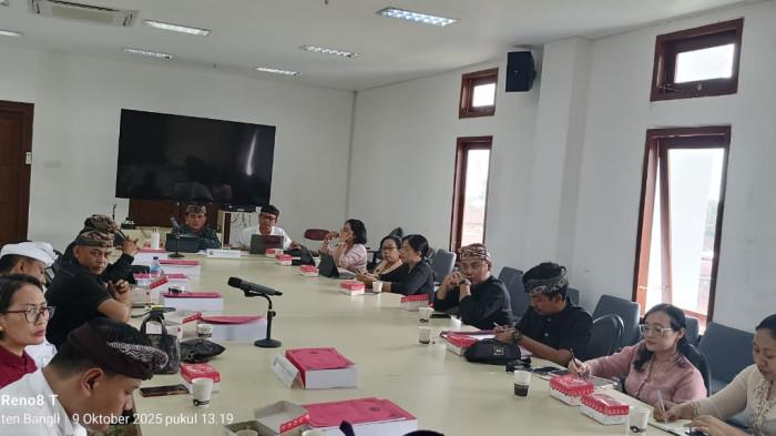DPRD Bangli pastikan pengembangan wisata Danau Batur tak rugikan masyarakat.