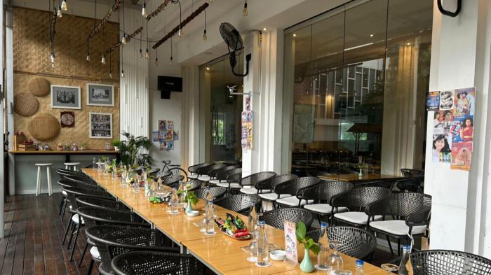HARRIS Hotel Sunset Road Bali memperkenalkan, promosi terbaru bertajuk “Sunset Tempo Doeloe”, sebuah pengalaman kuliner unik yang menggabungkan kelezatan masakan khas Indonesia dengan nuansa nostalgia tempo dulu yang hangat dan penuh kenangan.