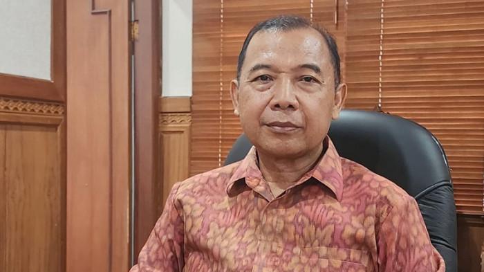 SOSOK - Kepala Dinas Kebudayaan Provinsi Bali, Prof. Dr. I Gede Arya Sugiartha, menjelaskan bahwa pelaksanaan Utsawa Dharma Gita merupakan bagian dari upaya berkelanjutan untuk melestarikan bahasa, aksara, dan sastra Bali.