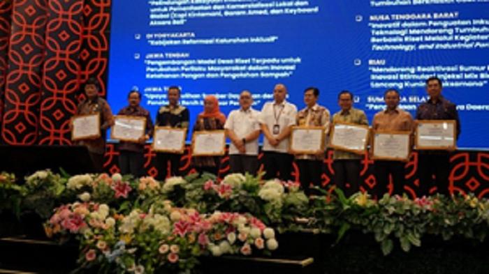 Kali ini, Brida Jateng meraih dua penghargaan dari Badan Riset dan Inovasi Nasional (BRIN), yakni untuk kategori Indikator Optimalisasi Potensi dan/atau Penyelesaian Permasalahan Daerah, dan kategori  Indikator Kajian Kebijakan yang Dimanfaatkan.