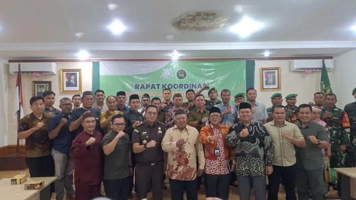 RAKOR -- Kejari Pangkalpinang saat melaksanakan rakor PAKEM bersama stakeholder, di Kantor Kejari Pangkalpinang, Kamis (7/8/2025). (Bangkapos.com/Adi Saputra).