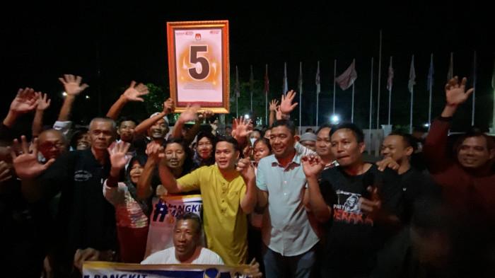 RATO-RAMADIAN - Paslon Rato-Ramadian resmi ditetapkan sebagai Paslon Pilkada Ulang 2025 Kabupaten Bangka dan mendapat nomor urut 5, Rabu (6/8/2025) di Kantor KPU Bangka.