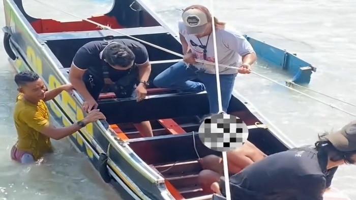 DITANGKAP POLISI -- Eka Perwira (28) warga Jalan Kolong Dua, Kelurahan Toboali ketika diamankan anggota Satreskrim Polres Bangka Selatan, Kamis (9/10/2025) kemarin. Eka diduga menjadi pelaku pencurian barang berharga milik adik kandungnya sendiri.