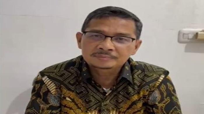 SOSOK ADI GUNAWAN - Mantan bupati Dharmasraya, Adi Gunawan (AG) angkat bicara terkait beredarnya video diduga digerebek warga di sebuah hotel di provinsi Sumatera Barat, pada Sabtu (25/10/2025).