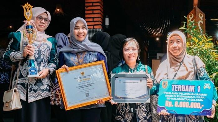 HARI ANAK-Wali Kota Banjarbaru, Erna Lisa Halaby saat meA