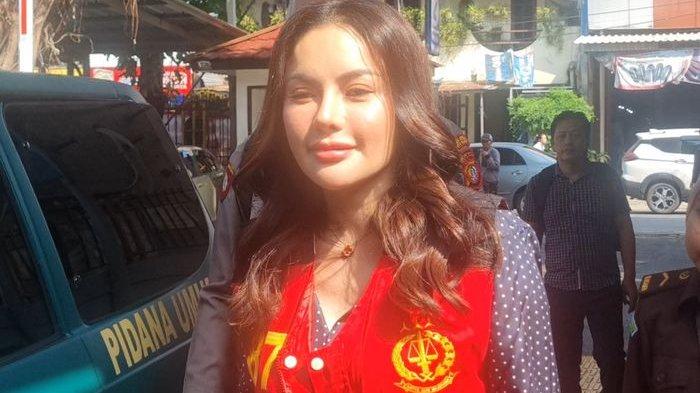 JALANI SIDANG - Nikita Mirzani jalani sidang kasus Reza Gladys di PN Jakarta Selatan, Selasa (8/7/2025).