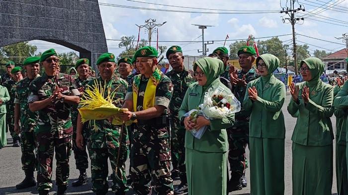 Penyambutan Dandim 1004 Kotabaru, Letkol Inf Cecep Cahyadi di Kodim S