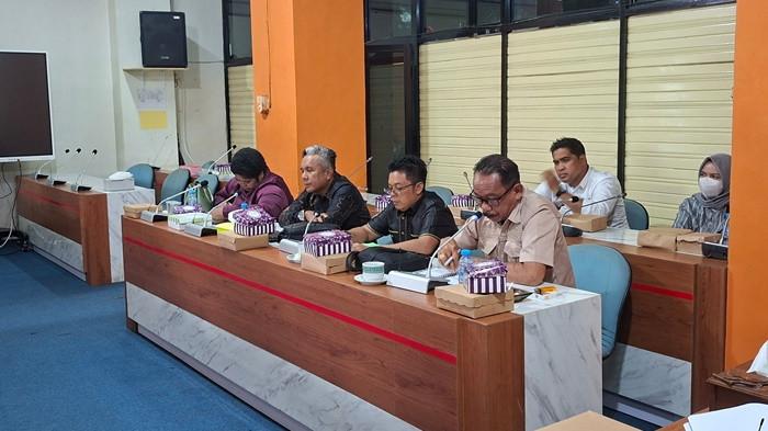 anggota Komisi III DPRD Kotabaru yang turut berhadir pada RDP