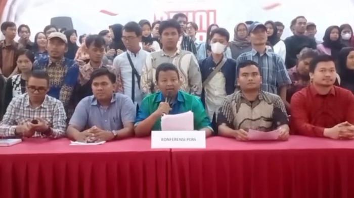 PEMILIHAN KETUM IKALUM BEM NUSANTARA --- Tomy Suswanto resmi terpilih sebagai Ketua Umum Ikatan Alumni Badan Eksekutif Mahasiswa (Ketum Ikalum BEM) Nusantara periode 2025-2030. Tomy Suswanto yang merupakan alumni Universitas Islam 45 atau Unisma Kota Bekasi itu terpilih secara aklamasi.