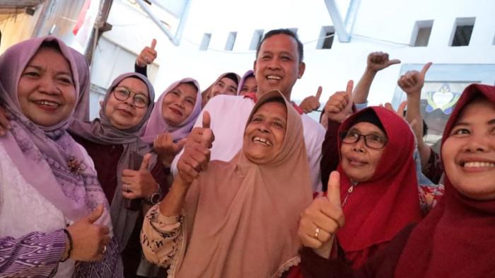 Wali Kota Bekasi Tri Adhianto meresmikan program perbaikan Rutilahu ft 2