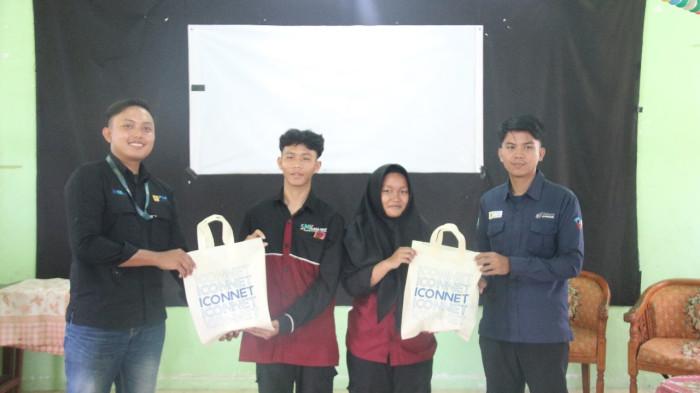 20251009 ICONNET Goes To School di SMK Mandiri