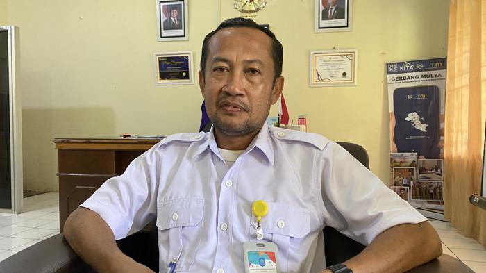 ACHMAD SUHERMAN - Sekretaris Dinas Sosial Kabupaten Bangka, Achmad Suherman. Ia mengungkapkan sebanyak 19 orang warga Kabupaten Bangka, Provinsi Kepulauan Bangka Belitung, dikeluarkan dari Data Tunggal Sosial dan Ekonomi Nasional (DTSEN) Kementerian Sosial karena terdata bermain judi online (judol).