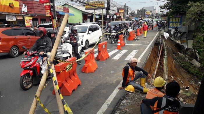 Kondisi longsor di Jalan Raya Tajur, Kota Bogor, Minggu (5/11/2023).