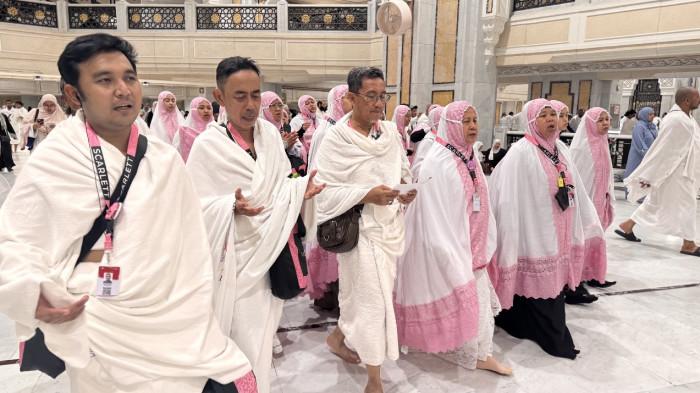 momen tawaf scarlett
