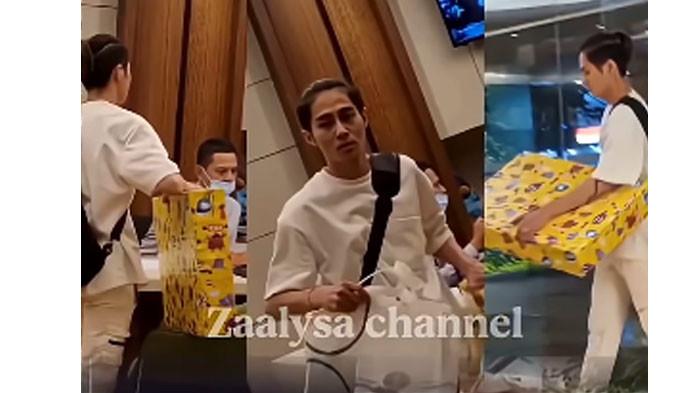 ERIKA CARLINA MELAHIRKAN: DJ Panda tampak lesu setelah ditolak jenguk Erika Carlina di rumah sakit. Padahal Panda jauh-jauh dari Kediri bawa kado untuk sang bayi.