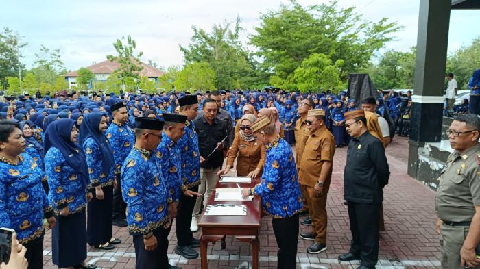 Bupati Bone Bolango, Gorontalo Ismet Mile melantik PPPK 88888
