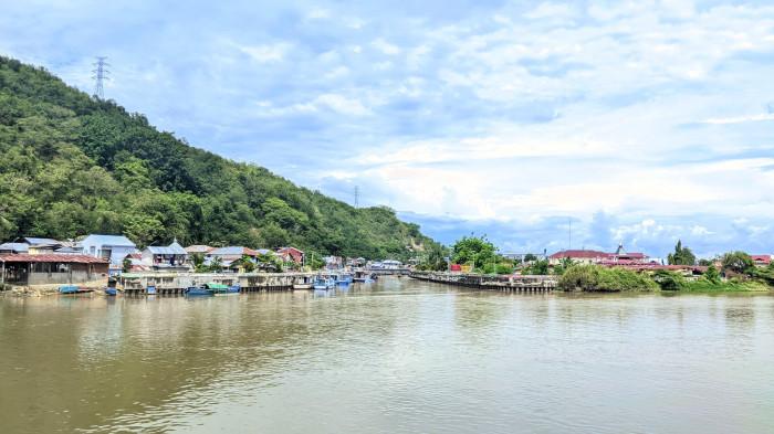 View perempuan antara Sungai Bone dan Bolango