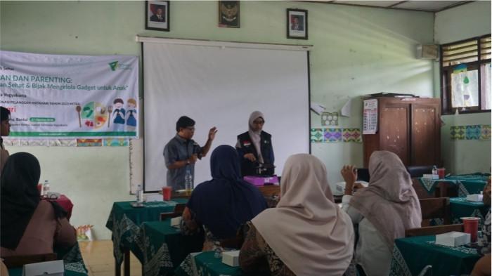 2Cegah Dampak Negatif Aktivitas Sosial Media, Dompet Dhuafa Yogyakarta Gelar Program Sekolah Sehat