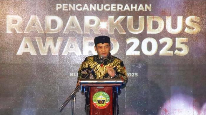 2Gubernur Ahmad Luthfi Raih Penghargaan Pemimpin Percepatan Ekonomi Daerah