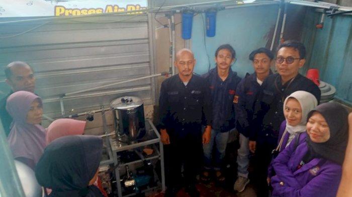 Melalui program pengabdian masyarakat, dosen dan mahasiswa Fakultas Teknik Universitas Galuh (Unigal) menghadirkan inovasi teknologi berupa mesin rebus air otomatis khusus bagi UMKM Air Rebus di Blok Samoja, Kelurahan Kertasari, Kecamatan Ciamis.
