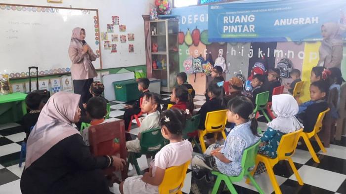 Sekolah Gratis yang didirikan Mak Edah