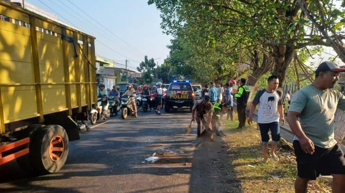 MOTOR TABRAK TRUK - Kondisi kendaraan JOmbang