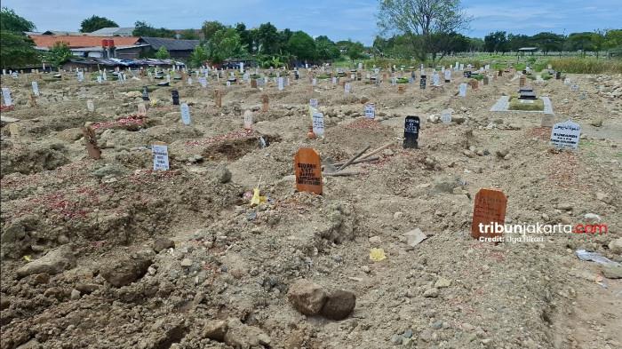 Sisa lahan makam. Lokasi makam yang masih tersedia di TPU Tegal Alur berada di area belakang, tepatnya berada di tanah urugan yang kondisinya keras. (TRIBUNJAKARTA.COM/ELGA PUTRA).