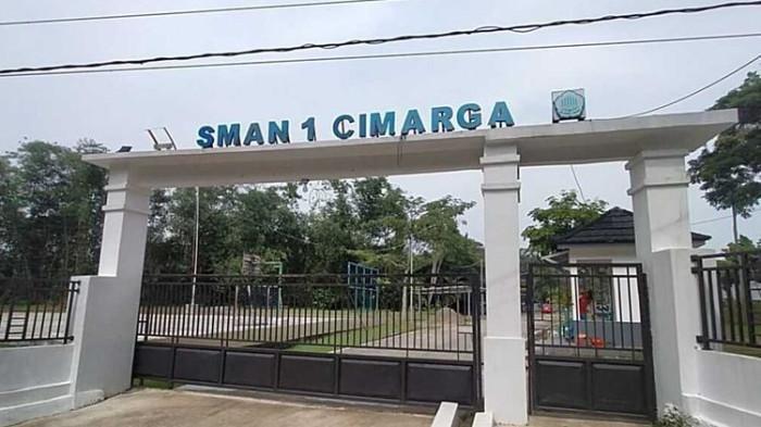 Suasana SMAN 1 Cimarga Kabupaten Lebak, Banten sepi dari aktivitas setelah ratusan murid mogok sekolah pada Senin (13/10/2025)