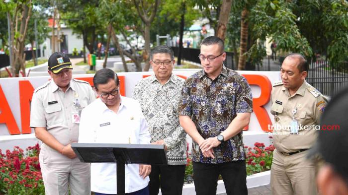 TAMAN BUGAR - Gubernur DKI Jakarta, Pramono Anung didampingi Anggota DPRD DKI Jakarta Fraksi PDI Perjuangan, Hardiyanto Kenneth meresmikan Taman Bugar di kawasan Duri Kepa, Kebon Jeruk, Jakarta Barat, pada Selasa (30/9/2025) sore.
TRIBUNJAKARTA.COM/ELGA PUTRA
