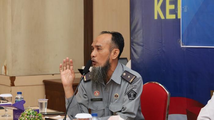 Anhar, Analis Hukum Kanwil kementerian Hukum Jambi saat jadi narasumber di acara Analisis Produk Hukum Daerah dari Perspektif Hak Asasi Manusia (HAM) yang diselenggarakan Kantor Wilayah Kementerian HAM Jambi