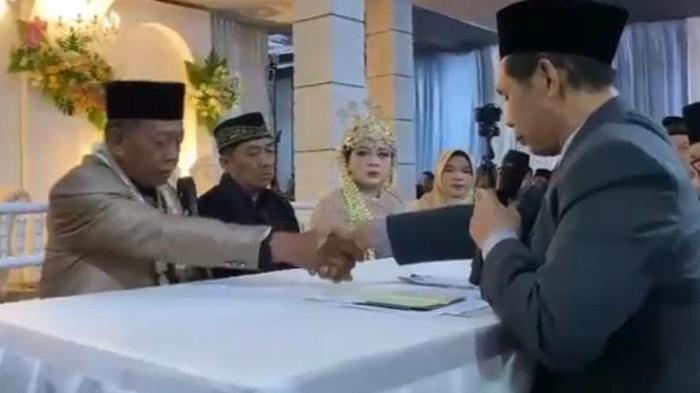 VIRAL.Seorang lansia bernama Tarman (74) resmi menikahi gadis bernama Shiela (24) dengan mahar fantastis senilai Rp3 miliar.