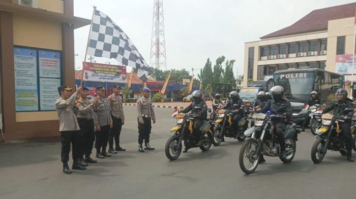 20250812_200 Anggota Polres Jepara diterjunkan di Pati_1