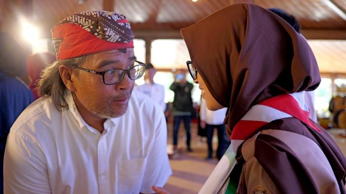 20250928 _ Bupati Agus Serahkan Beasiswa Sarjana Temanggung 2025