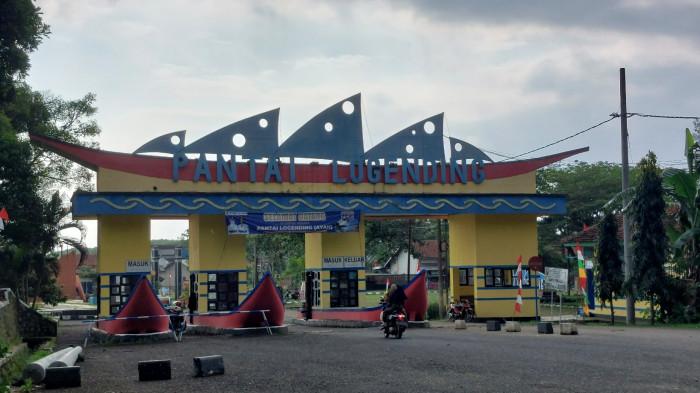 INVESTOR ASING - Suasana akses masuk Pantai Lohgending Kecamatan Ayah Kabupaten Kebumen. Wakil Ketua DPRD Jawa Tengah, Mohammad Saleh, menyatakan dukungannya terhadap langkah Pemprov Jawa Tengah yang menggandeng investor asing untuk menanamkan modal di sektor pariwisata. (Dok)