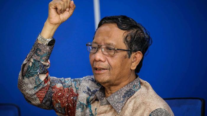 KABINET PRABOWO - Mantan Menteri Koordinator Bidang Politik Hukum dan Keamanan (Menko Polhukam), Mahfud MD dalam wawancara khusus dengan Kompas di Kantor Redaksi Kompas, Menara Kompas, Jakarta, Kamis (30/1/2020). Baru-baru ini ia mengungkap alasan tak mau masuk Kabinet Presiden Prabowo Subianto.