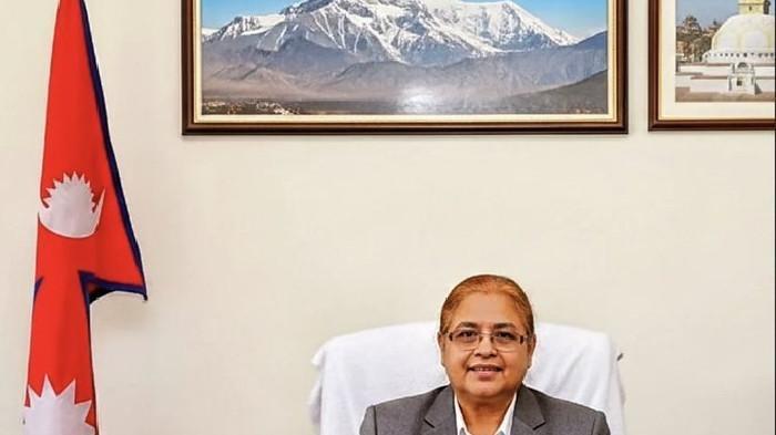 PM BARU NEPAL - Hasil dari penjaringan ChatGPT nama Sushila Karki (73) muncul sebagai Perdana Menteri Nepal potensial dan berintegritas. Kemudian anak muda Nepal itu memakai platform Discord untuk menggelar pemungutan suara kilat dalam menentukan perdana menteri interim mereka.
