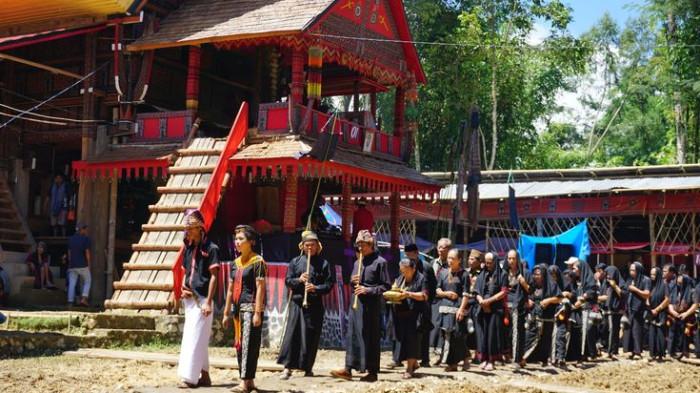 Baju adat toraja