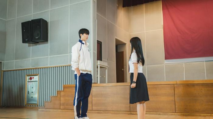 Drakor Lovely Runner (IMDb)