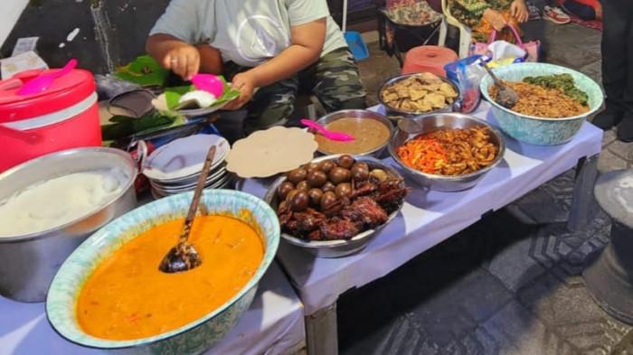 Sajian Bubur Gudeg Mercon