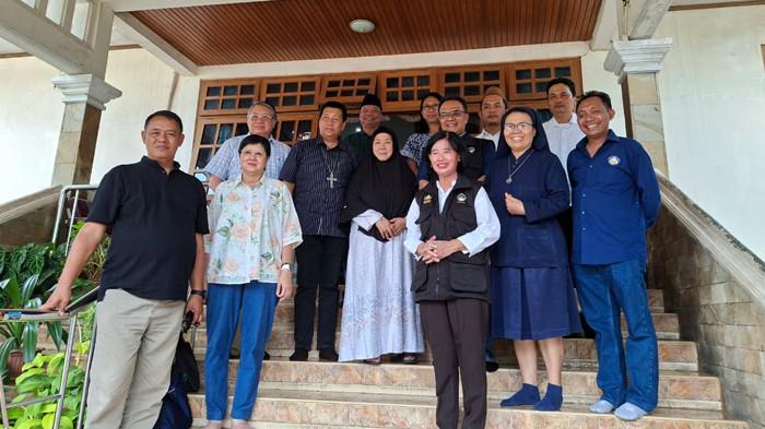 081025 kunjungan KomHak KWI_1