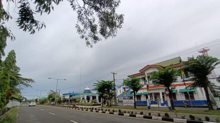 PRAKIRAAN CUACA KALTARA - Cuaca Kaltara di Kota Tarakan hari ini, Jumat (9/9/2022) diprediksi hujan ringan malam hari. Simak prakiraan cuaca Kaltara 9 Oktober 2025, didominasi cerah berawan, cek wilayah berpotensi hujan ringan.