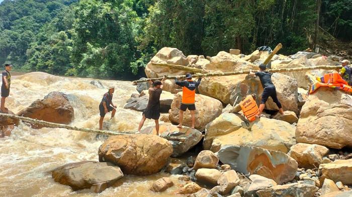 Jeram Nta Liang, Sungai Bahau 011025_1