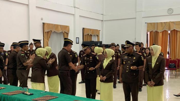 Kajati Kaltara lantik pejabat stretegis 02 28102025.jpg