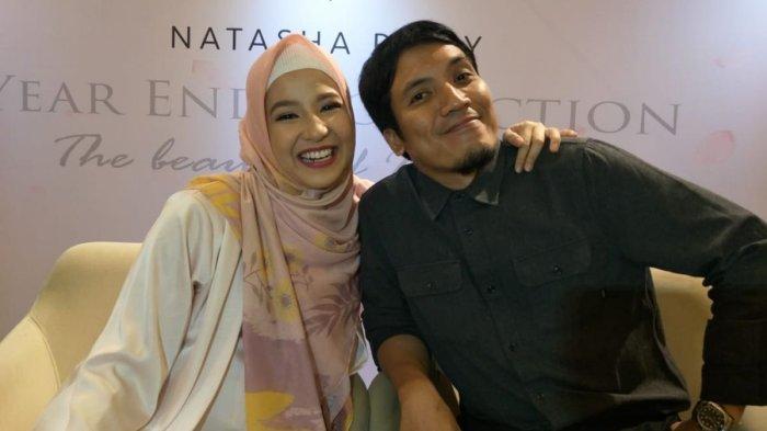 NATASHA DAN DESTA - Natasha Rizki dan Desta saat ditemui usai Launching Alur Cerita by Natasha Rizky di kawasan Gandaria, Jakarta Selatan, Jumat (23/11/2018).