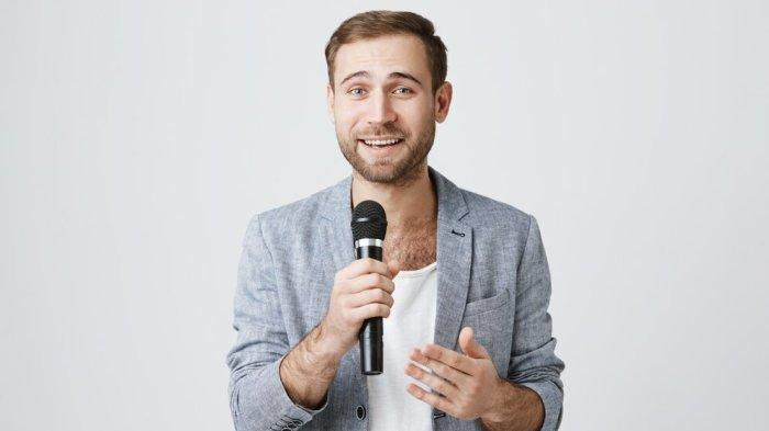 PANTUN PENUTUP ACARA - Simak kumpulan pantun penutup acara dalam Bahasa Jawa yang singkat dan lucu, bisa jadi pencair suasana.