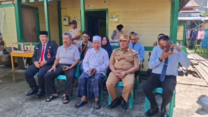 Wali Kota Tarakan Khairul berikan bantuan 01 28102025.jpg