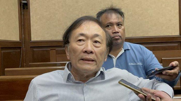 SURYA DARMADI - Pemilik PT Duta Palma Group Surya Darmadi saat ditemui di Pengadilan Tindak Pidana Korupsi (Tipikor) pada Pengadilan Negeri (PN) Jakarta Pusat, Kamis (16/2/2023). Surya merupakan terdakwa kasus dugaan korupsi penyerobotan lahan di Indragiri Hulu (Inhu), Riau dan tindak pidana pencucian uang dalam (TPPU)(KOMPAS.com/IRFAN KAMIL)