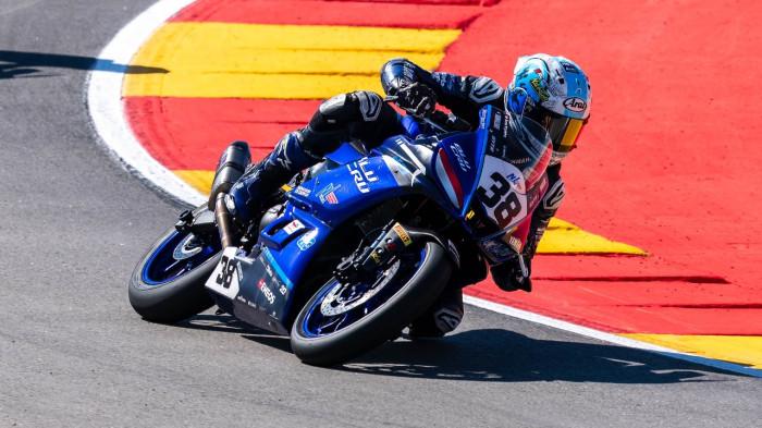 Aksi Pembalap Yamaha Arai Agaska No.38 yang bertekad taklukan Estoril di Laga Pamungkas R3 BLU CRU World Cup 2025