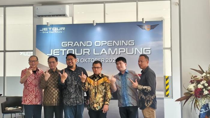 BUKA DEALER PERTAMA - Otomotif asal Tiongkok2