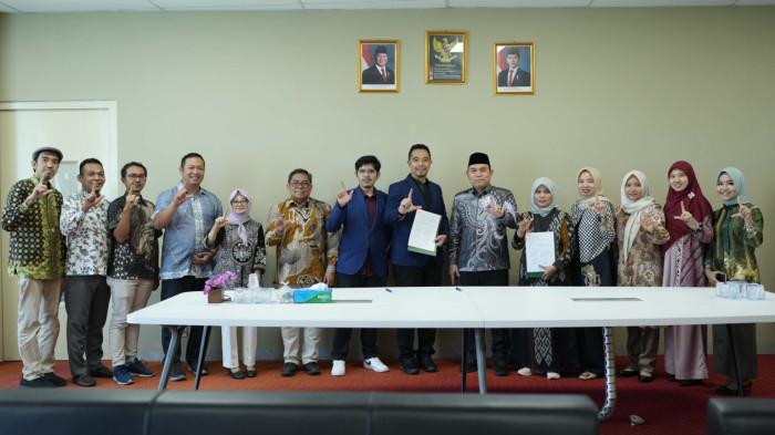 DUNIA KERJA - UIN RIL gandeng Onework1